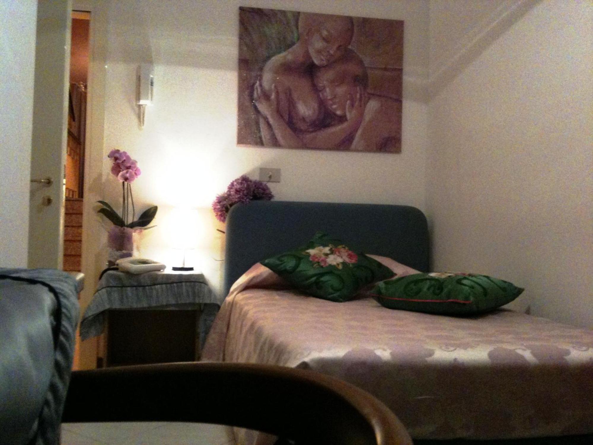 Hotel Julia Лидо дели Естенси Екстериор снимка