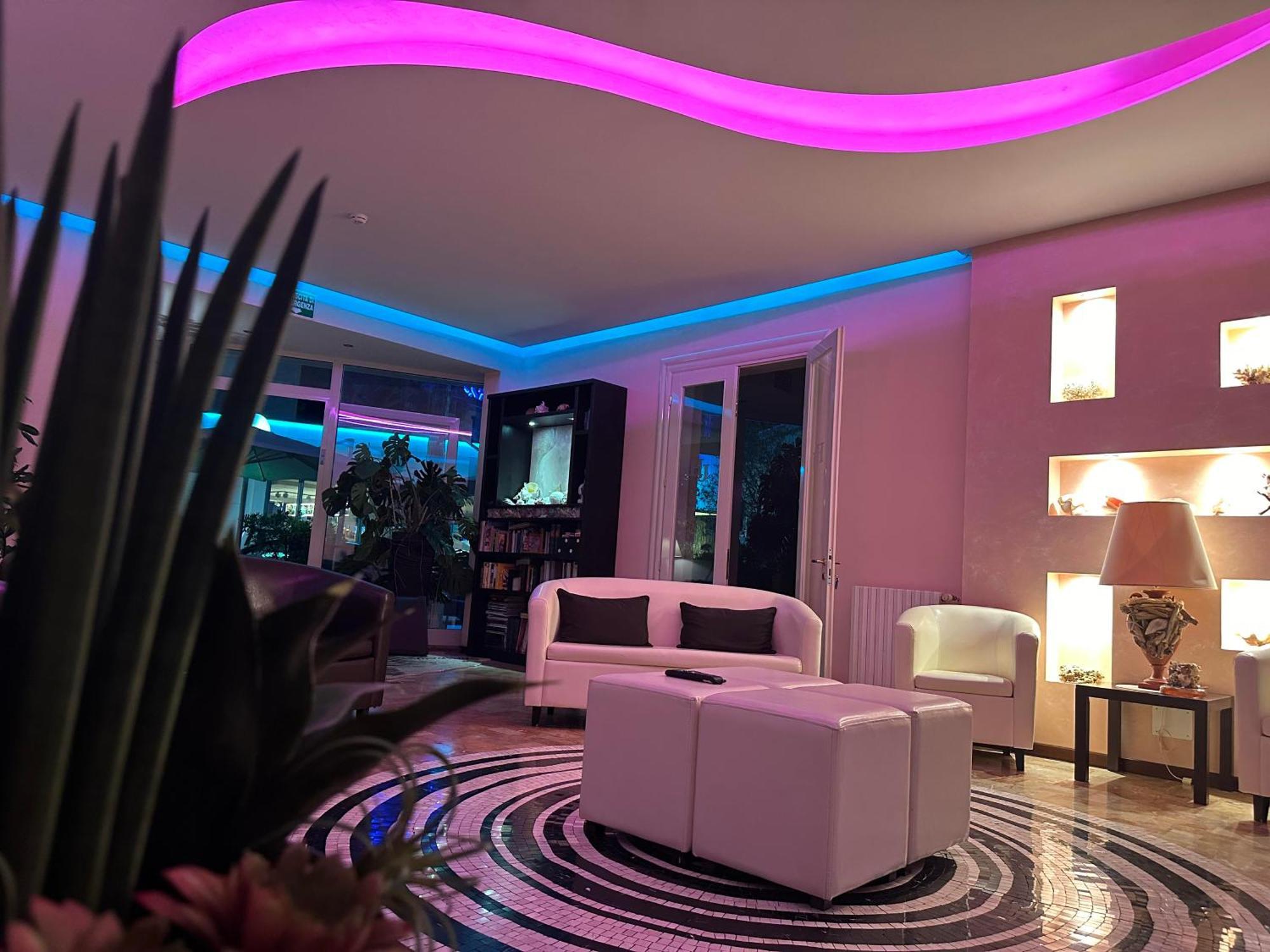 Hotel Julia Лидо дели Естенси Екстериор снимка