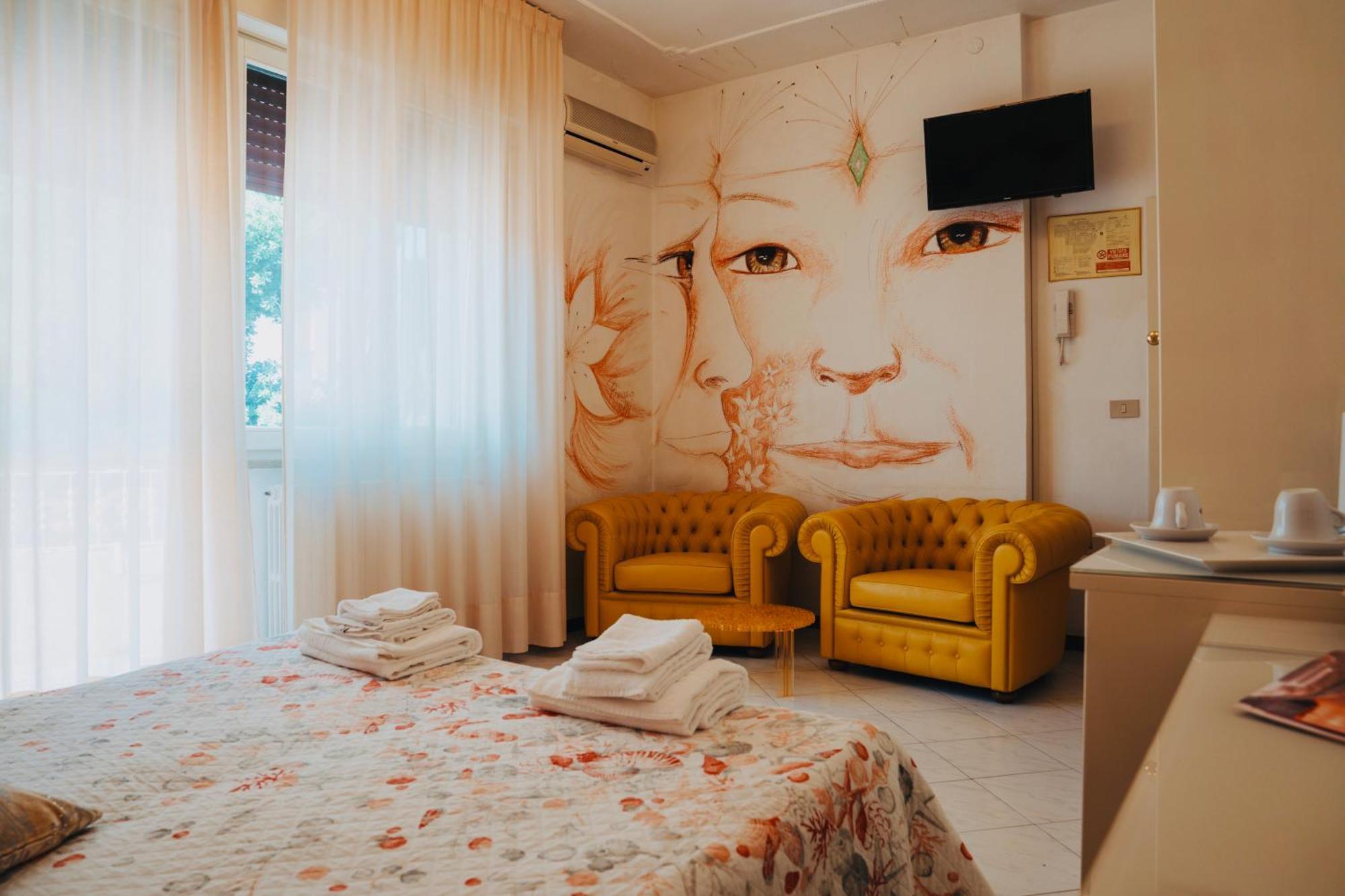 Hotel Julia Лидо дели Естенси Екстериор снимка