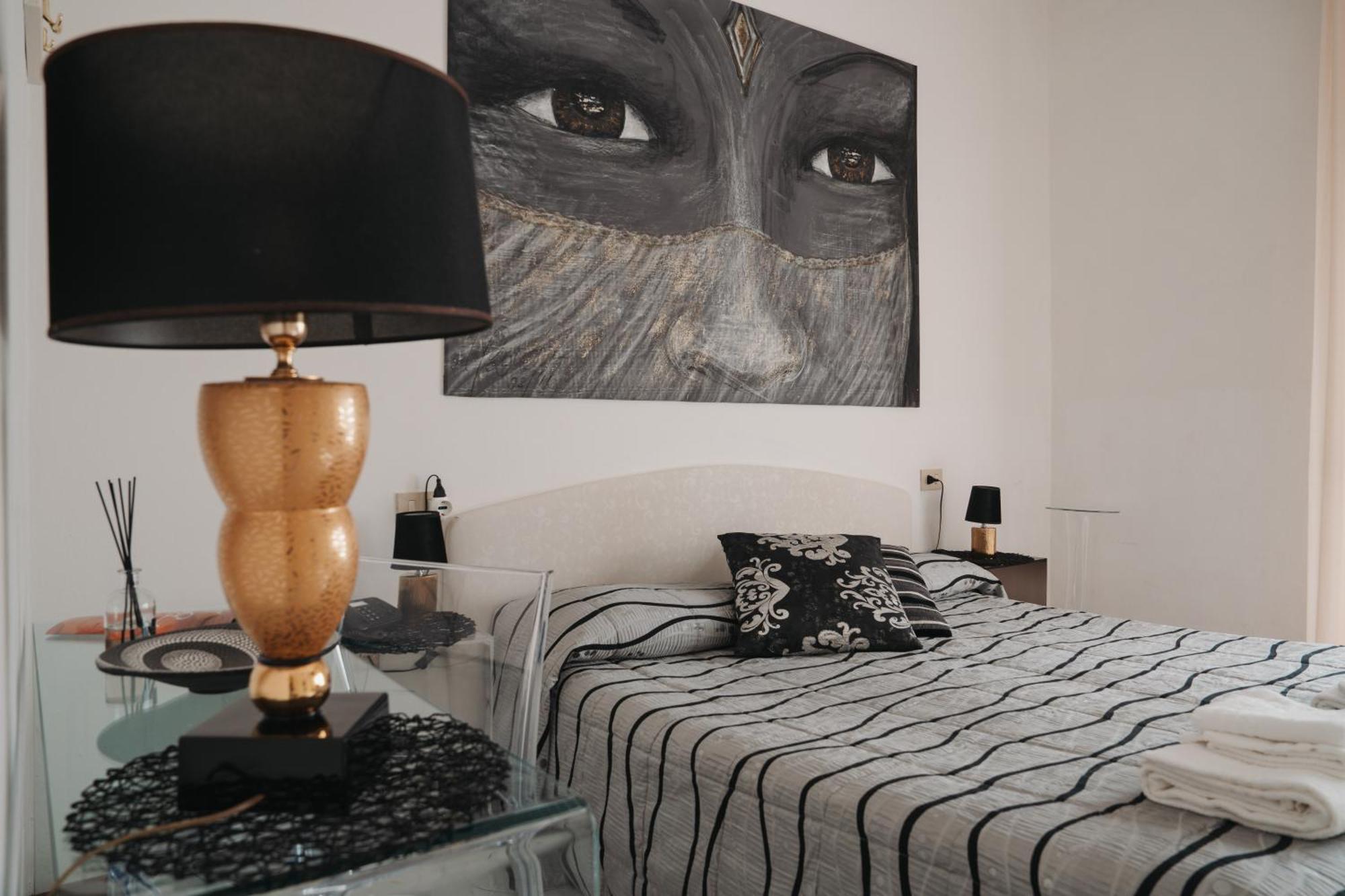 Hotel Julia Лидо дели Естенси Екстериор снимка
