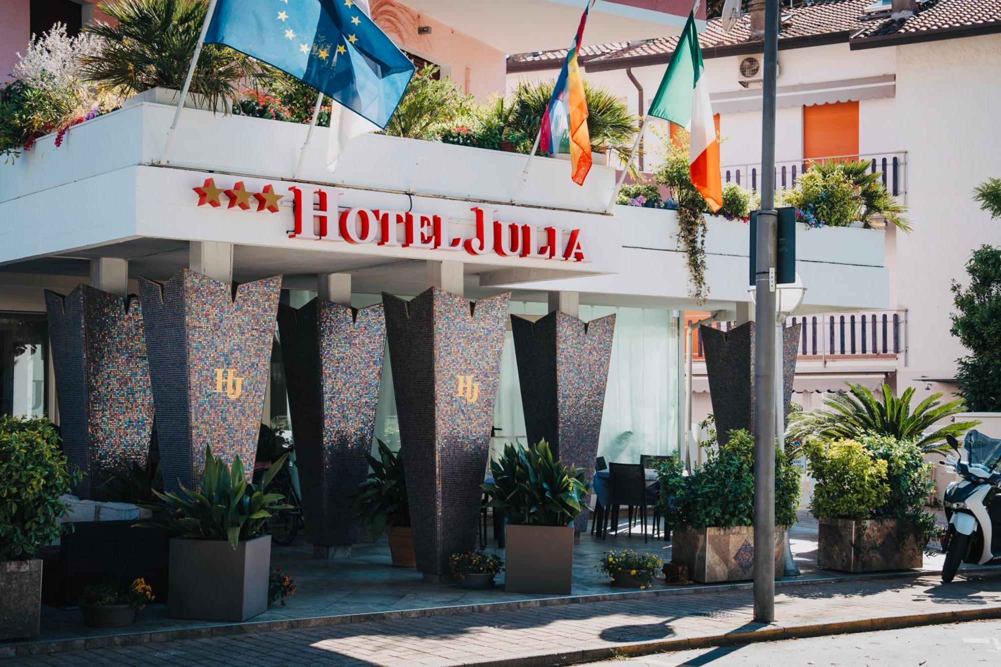 Hotel Julia Лидо дели Естенси Екстериор снимка