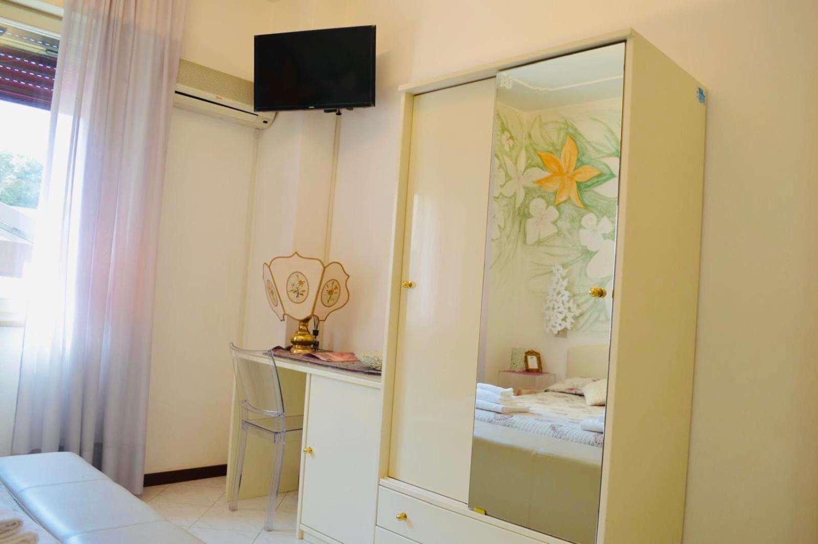 Hotel Julia Лидо дели Естенси Стая снимка