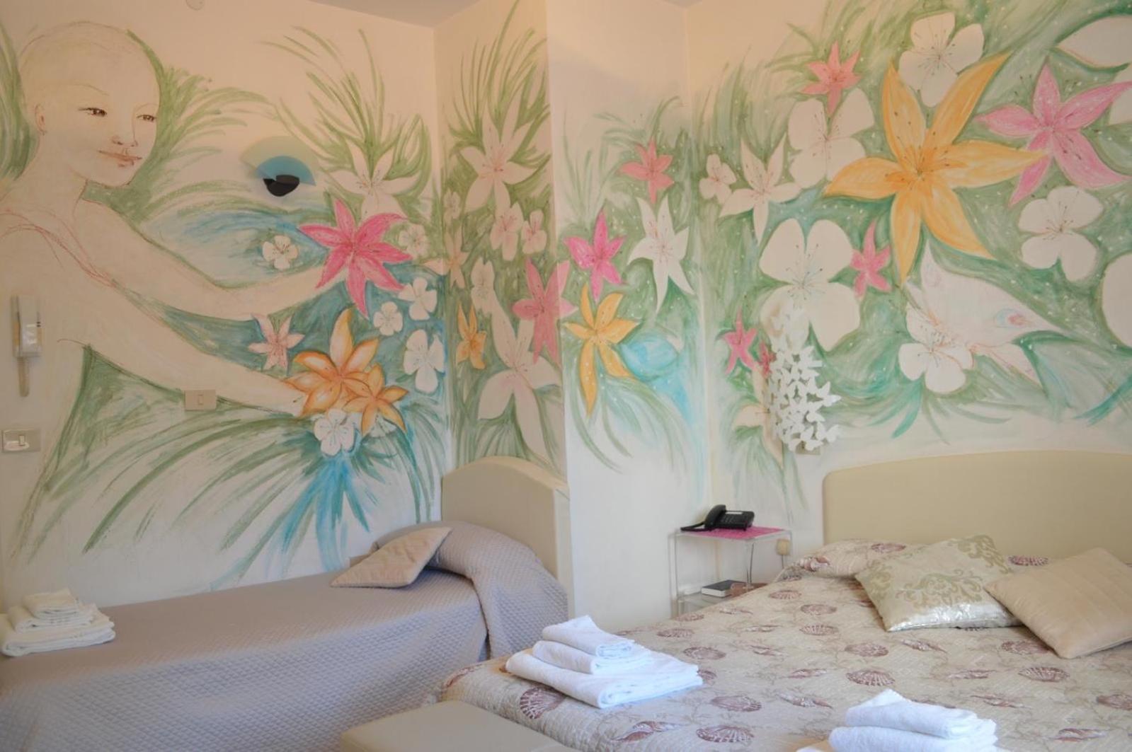 Hotel Julia Лидо дели Естенси Екстериор снимка