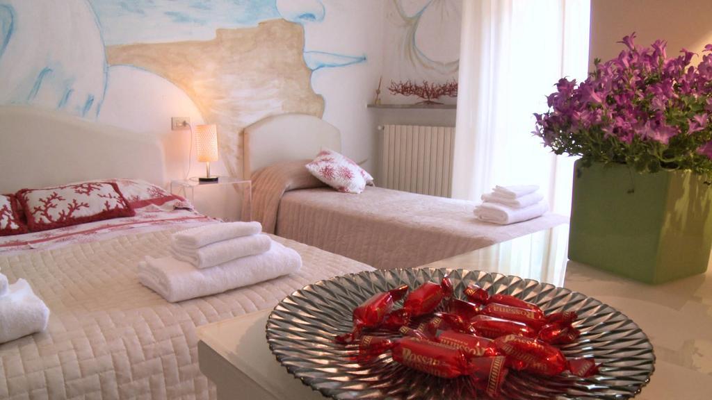 Hotel Julia Лидо дели Естенси Екстериор снимка