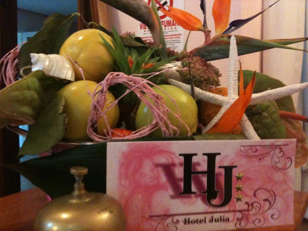 Hotel Julia Лидо дели Естенси Екстериор снимка